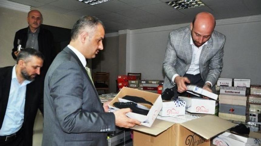 &Ccedil;evre Ve Şehircilik Bakanı Erdoğan Bayraktar, Of'taki Lise &Ouml;ğrencilerine Ayakkabı G&ouml;nderdi