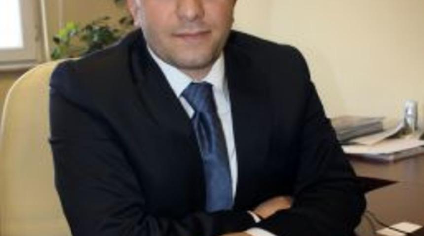 &Ccedil;ok Izliyor, Az Okuyoruz