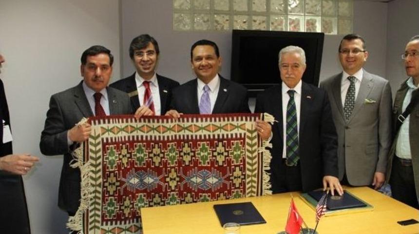 Adana Ve Houston Kardeş Şehir