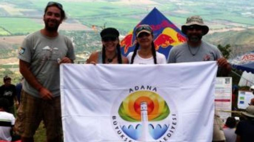 Ahas&rsquo;ın G&ouml;z&uuml; K&uuml;rs&uuml;de