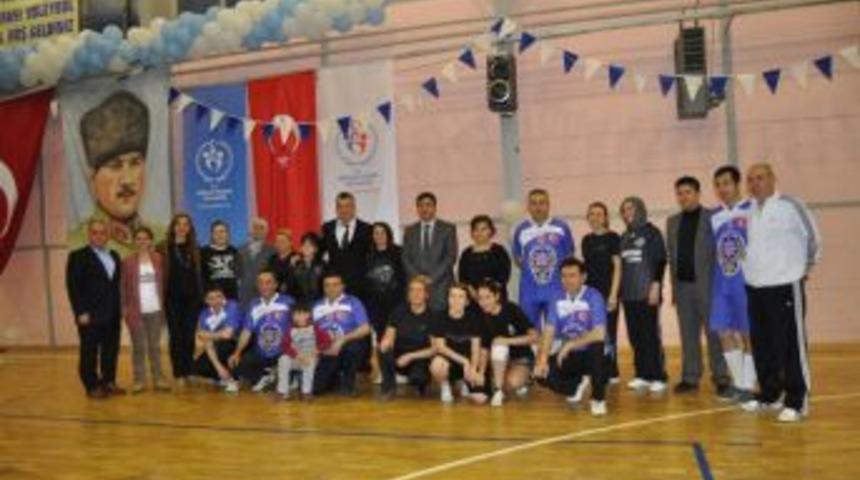 Alaplı Bayan Konak  Voleybol takımı Emniyeti yendi