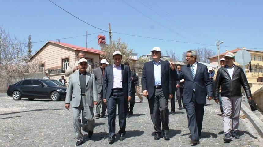 YÖK Başkanı Çetinsaya, Elazığ'ın Tarihi Mekanlarını Gezdi