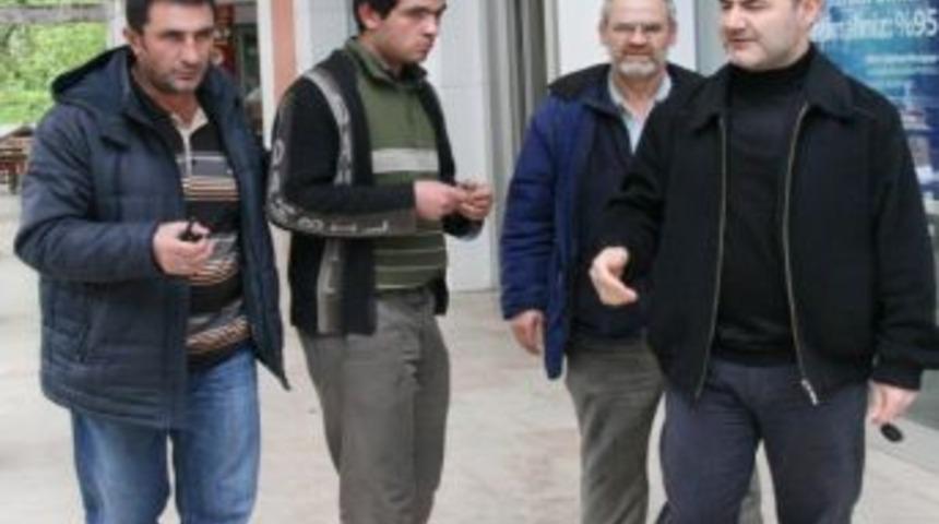 Dolandırıcıların İsteği &Uuml;zerine Kredi Başvurusu Yaptı