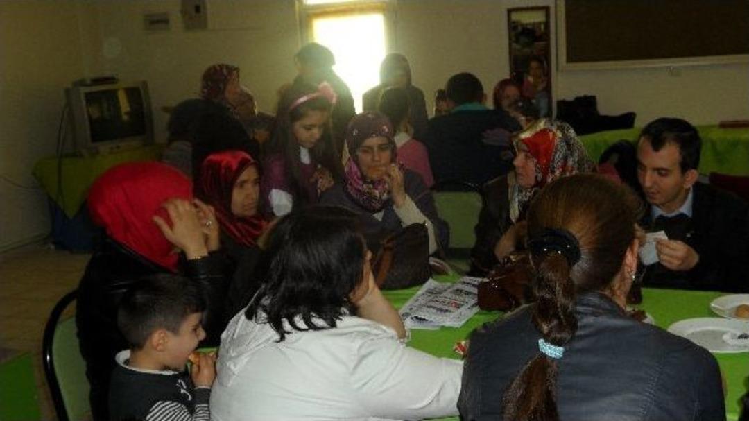 Polis Eşlerinden Huzurevine Ziyaret