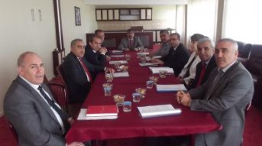 N&uuml;fus M&uuml;d&uuml;rleri Sivrice&rsquo;de toplandı