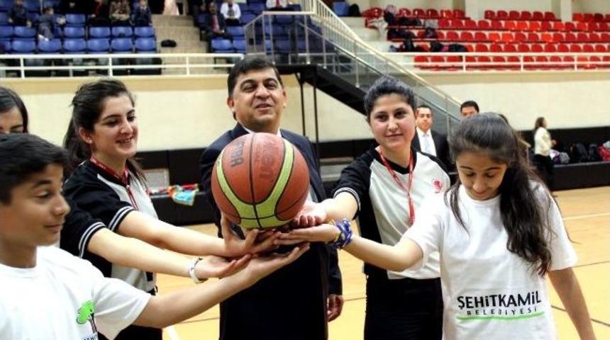 Şehitkamil Belediyesi 23 Nisan Spor Şenliklerine Start Verdi