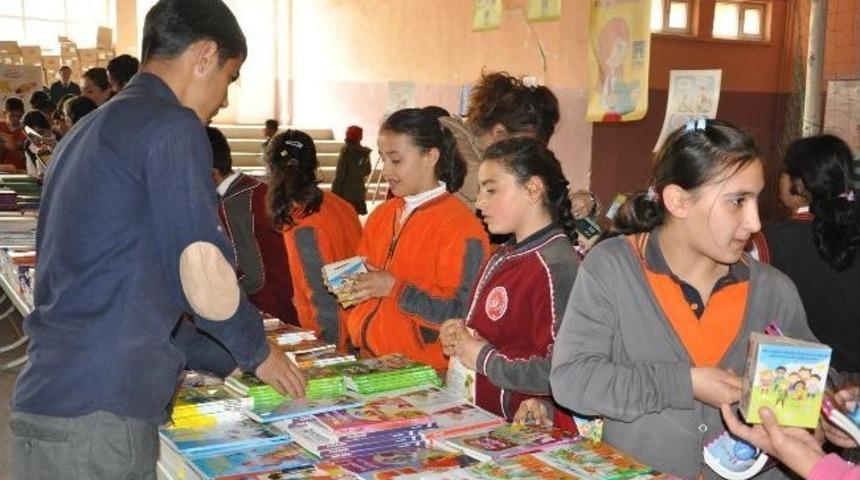 Yerk&ouml;y'de Kitap Okuma Şenliği