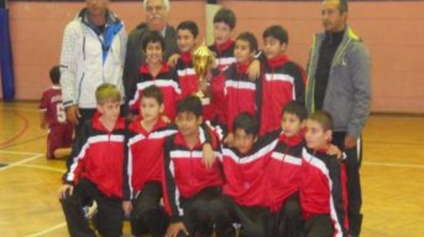 Fethiye&rsquo;li Minik Voleybolcular T&uuml;rkiye 5&rsquo;incisi Oldu
