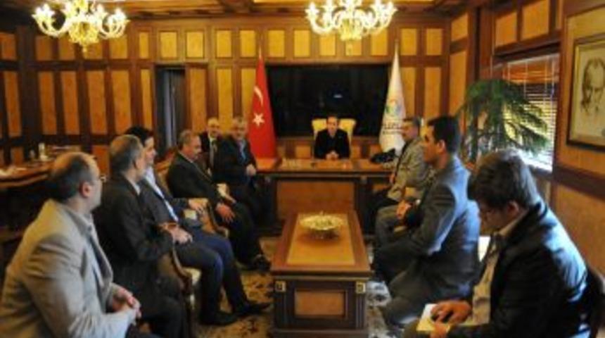 Ensar Muhacir El Ele Platformu'ndan Teşekk&uuml;r Ziyareti