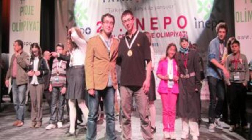 Samanyolu &Ouml;ğrencileri, İNEPO'dan Altın Madalyayla D&ouml;nd&uuml;