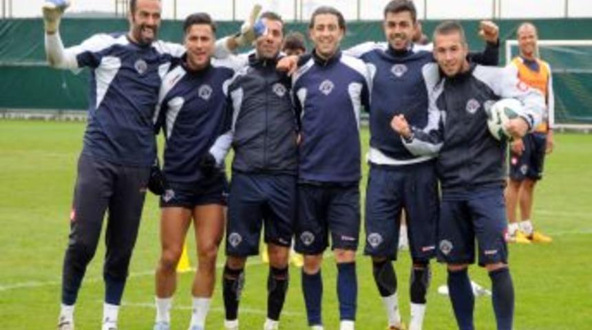 Kasımpaşa, Akhisar Belediye Ma&ccedil;ının Hazırlıklarını S&uuml;rd&uuml;rd&uuml;