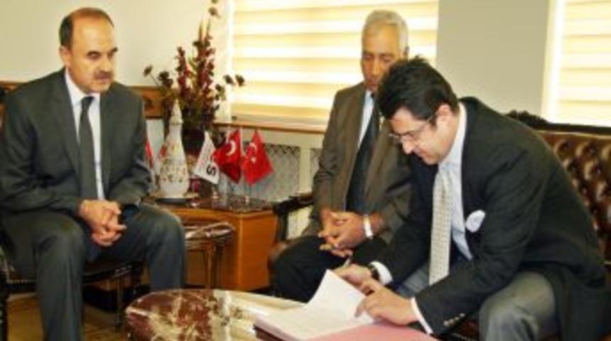 Elazığ&rsquo;da Okul Bah&ccedil;elerine 10 Bin Fidan Dikilecek