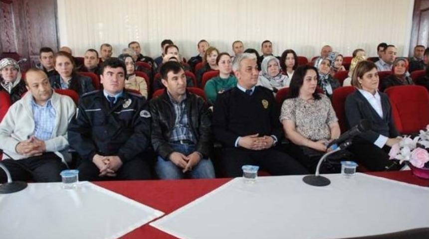Polislere Halkla İlişkiler Konferansı
