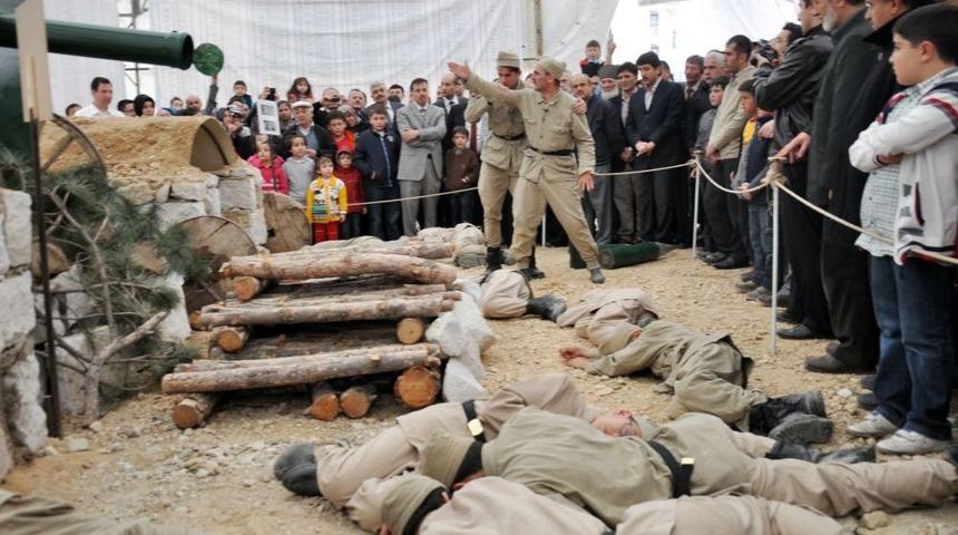 Afyon'da &Ccedil;anakkale Savaş Alanları &Ccedil;adırını 30 Bin Kişi Ziyaret Etti