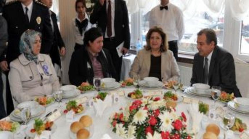 Bakan G&uuml;ler: Şehit Ve Gazilerine Sahip &Ccedil;ıkmayan Bir Milletin Geleceği Olamaz