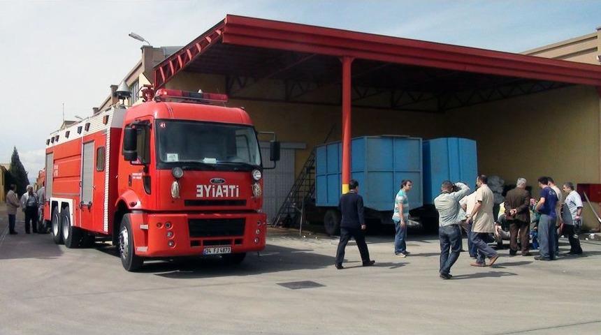 Tekstil Fabrikasında Çıkan Yangında 8 Işçi Dumandan Etkilendi