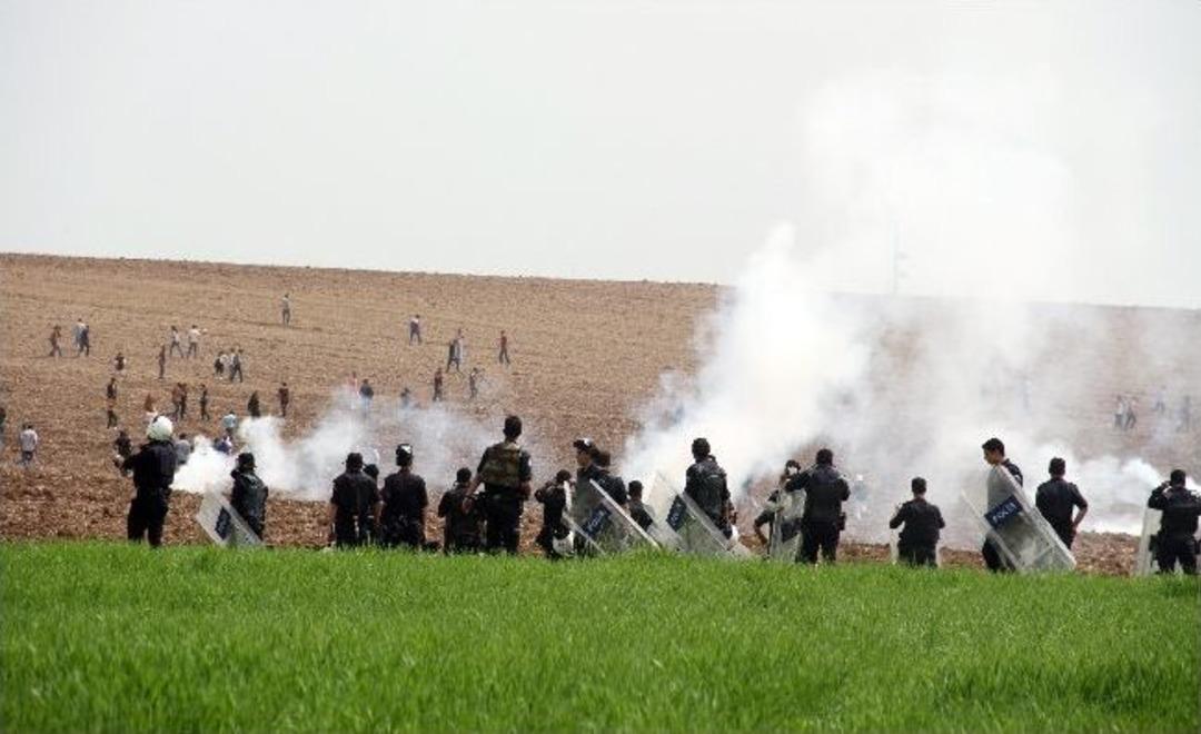 D&uuml;'de Y&uuml;r&uuml;y&uuml;ş Yapan Gruba Polis Helikopterle M&uuml;dahale Etti