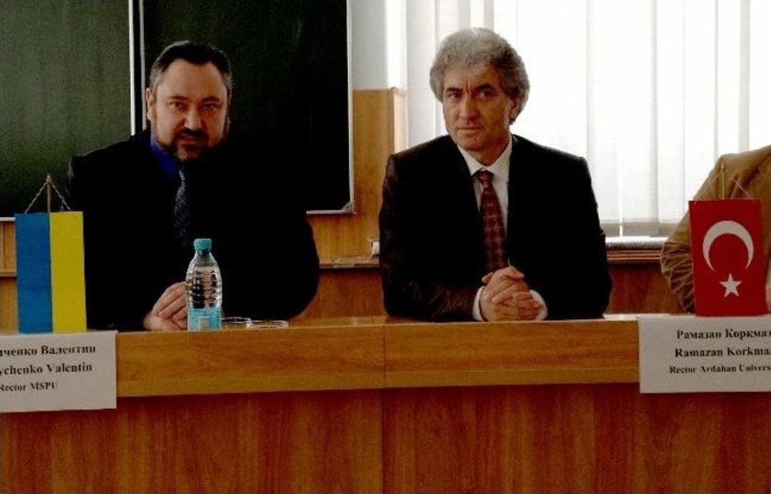 Ar&uuml;, Uluslararası İşbirliği Ağını Genişletiyor