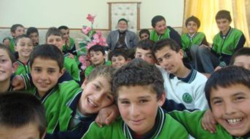 Manevi Kanaat &Ouml;nderleri &Ouml;ğrencilere Hz. Muhammed'i Anlatıyor