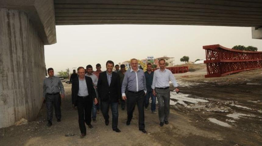 Alparslan T&uuml;rkeş K&ouml;pr&uuml;l&uuml; Kavşağı Hızla Y&uuml;kseliyor