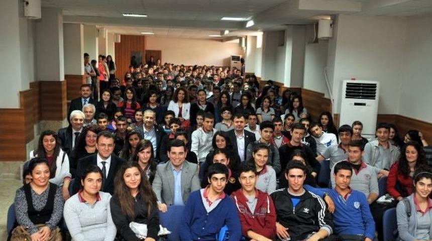 Başkan T&uuml;t&uuml;nc&uuml; &Ouml;ğrencilerle Bir Araya Geldi
