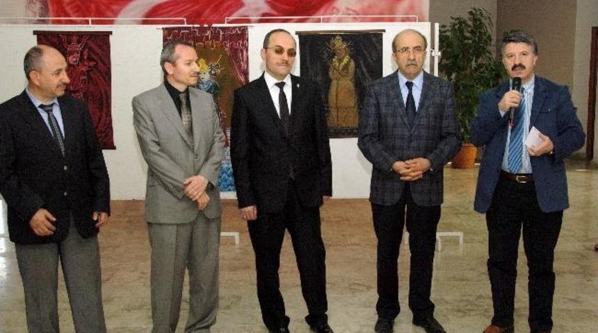 Do&ccedil;. Dr. Fikri Salman&rsquo;dan Mumlu Batik Sergisi