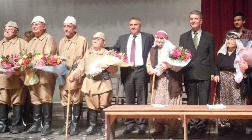 Huzurevi Sakinleri Ayakta Alkışlandı