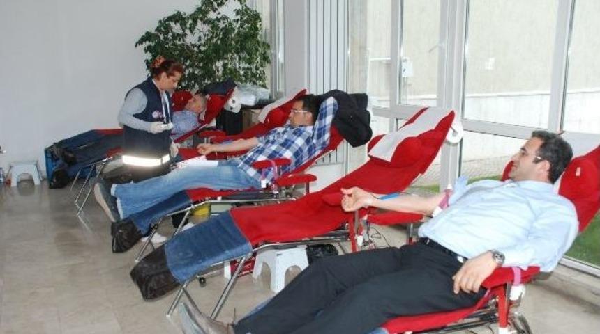 Belediye Personeli Kan Verdi