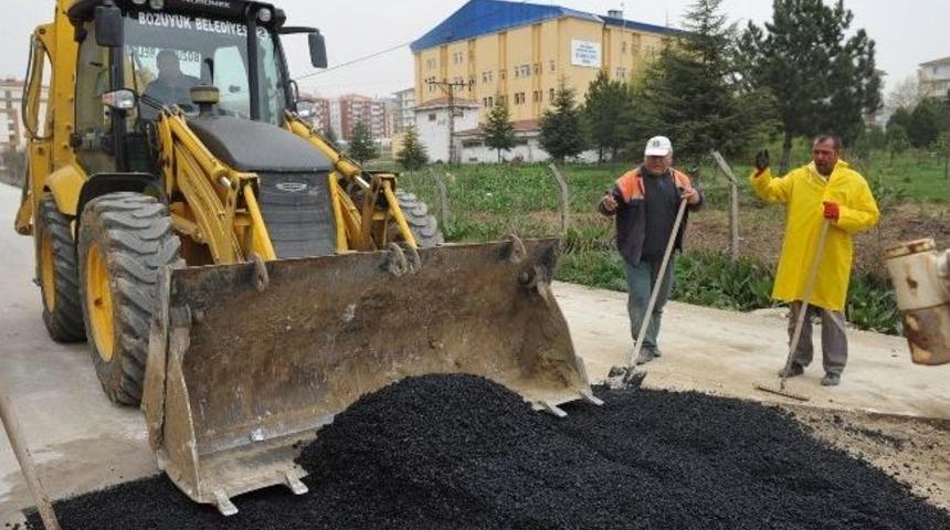 Boz&uuml;y&uuml;k'te Asfalt &Ccedil;alışmaları Başladı
