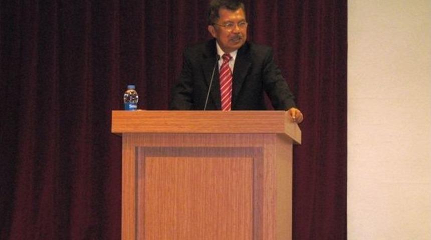 Endonezya Eski Devlet Başkanı Yardımcısı, Fatih &Uuml;niversitesi'ni Ziyaret Etti