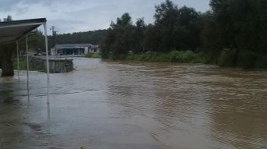 Ayvalık&rsquo;ta Yağışlar Etkili Oldu