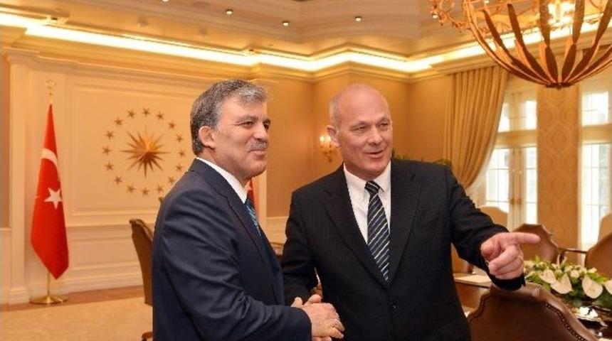 Cumhurbaşkanı G&uuml;l, Kanada Parlamentosu T&uuml;rkiye Dostluk Grubu Heyetini Kabul Etti