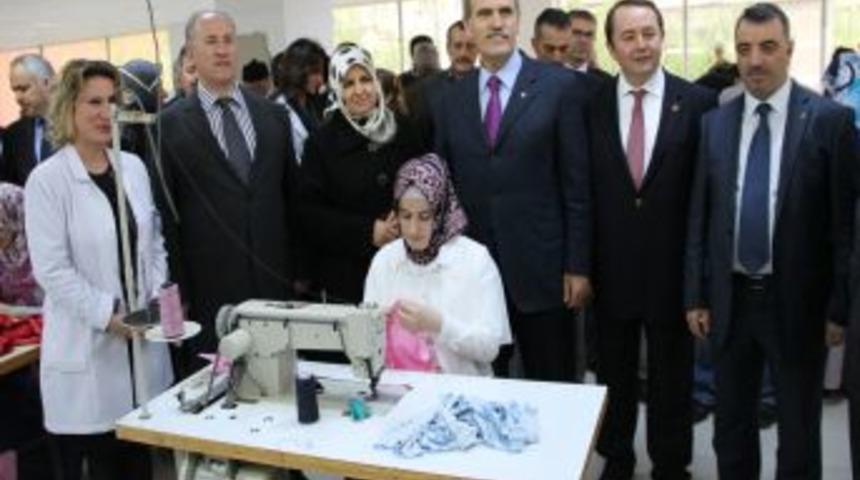 &Ouml;nce Kurs Verip, Sonra Işe Alacaklar