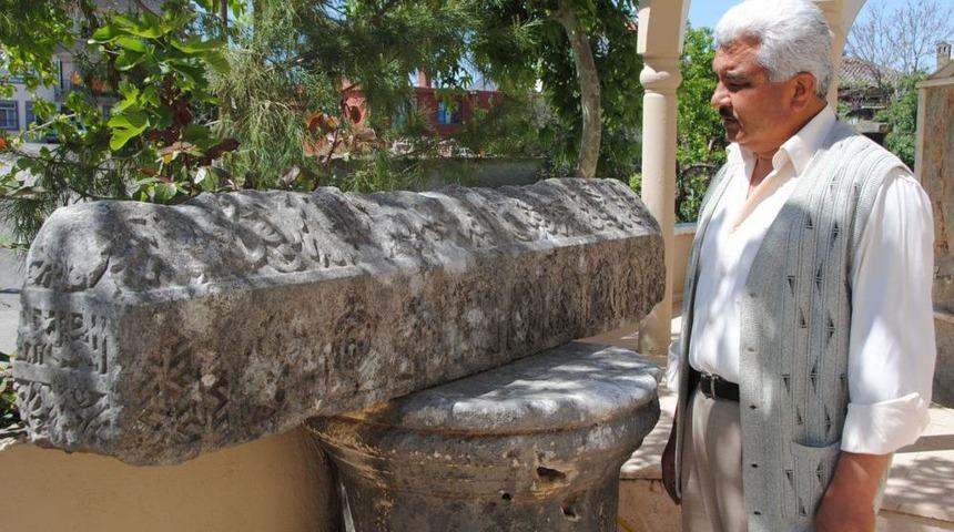 Anadolu Sel&ccedil;uklu'dan Kalma Musalla Taşı Her Daim &Ouml;l&uuml;m&uuml; Hatırlatıyor