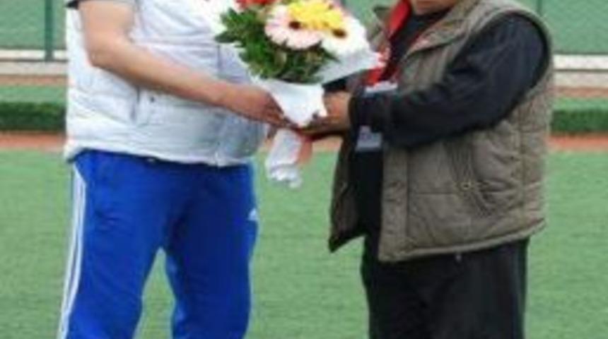 Tuğla-kardeşk&ouml;y Ma&ccedil;ı Dost&ccedil;a Ge&ccedil;ti