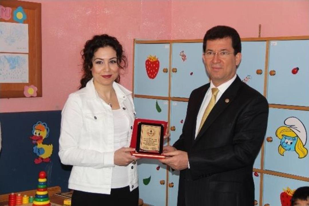 Nazillili Yazardan &Ouml;rnek Davranış