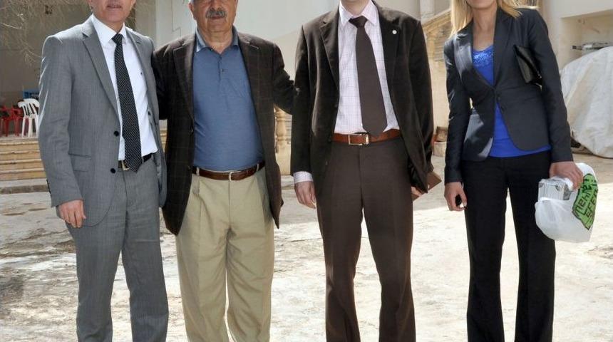 Devlet Hastanesi Başhekimi Arıkan'dan, Yezidi K&ouml;y&uuml; Muhtarına Ziyaret