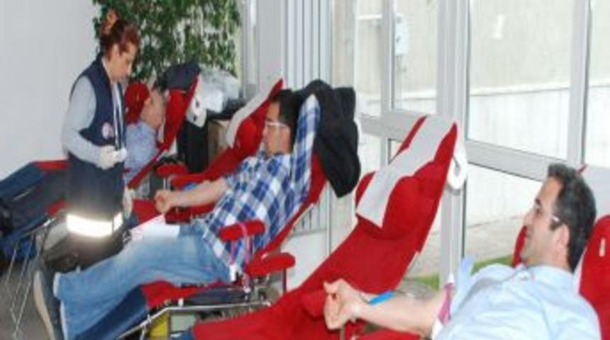 Erciyes &Uuml;niversitesi Kan Merkezi'ne 80 &Uuml;nite Kan Bağışlandı