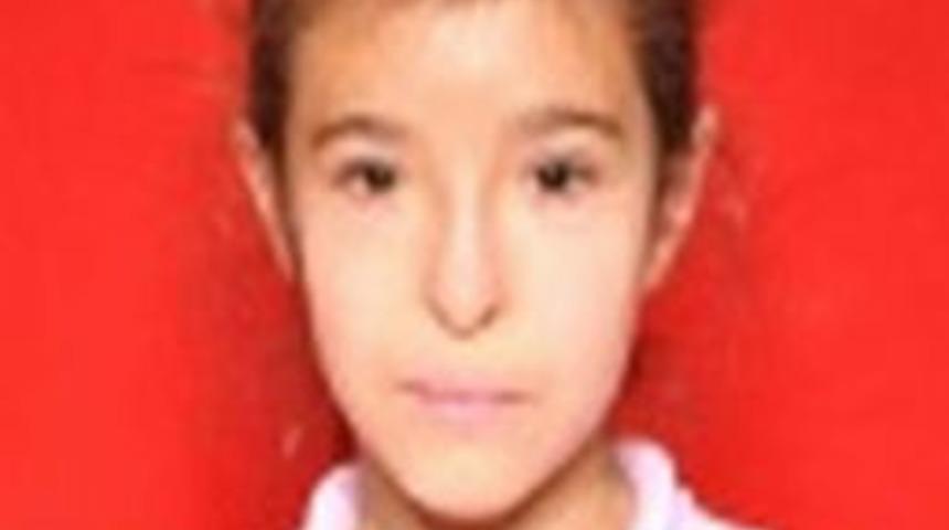 Ortaokul &Ouml;ğrencisi Sinem, Yolun Karşısına Ge&ccedil;mek Isterken &Ouml;ld&uuml;