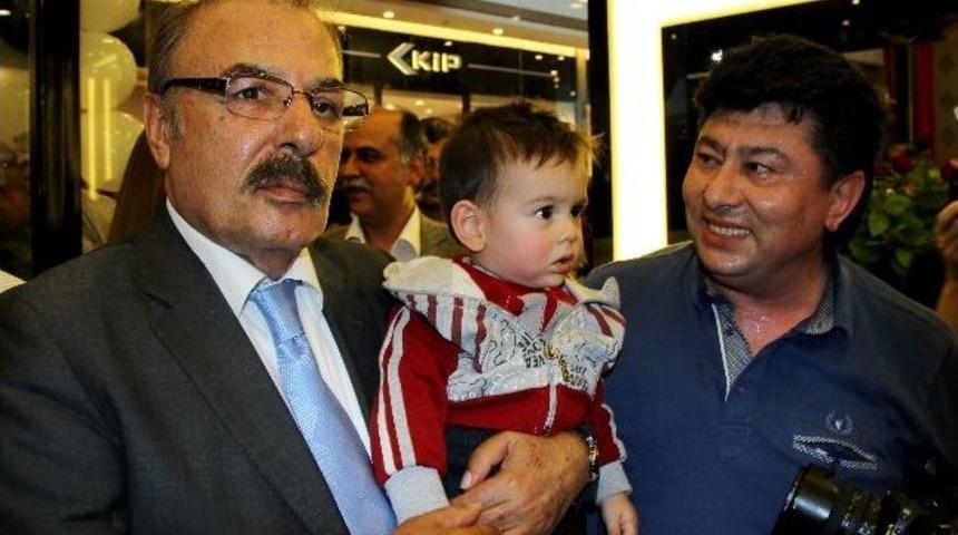 Ferdi Tayfur&rsquo;a Adaş S&uuml;rprizi