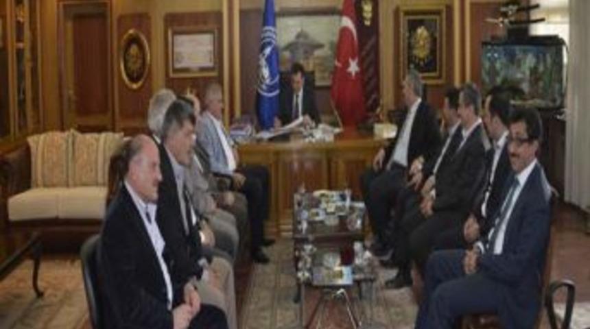Giresun Federasyonu, &Uuml;sk&uuml;dar Belediyesi'ni Ziyaret Etti