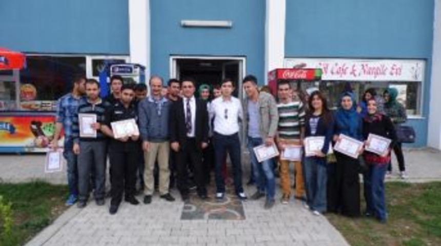 &Ccedil;ağrı Hizmetleri Kursiyerleri Sertifikalarını Aldı