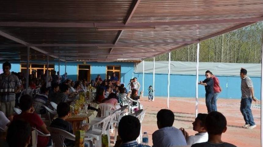 Kargı&rsquo;da &Ouml;ğrenciler Polis Haftasını Kutladı