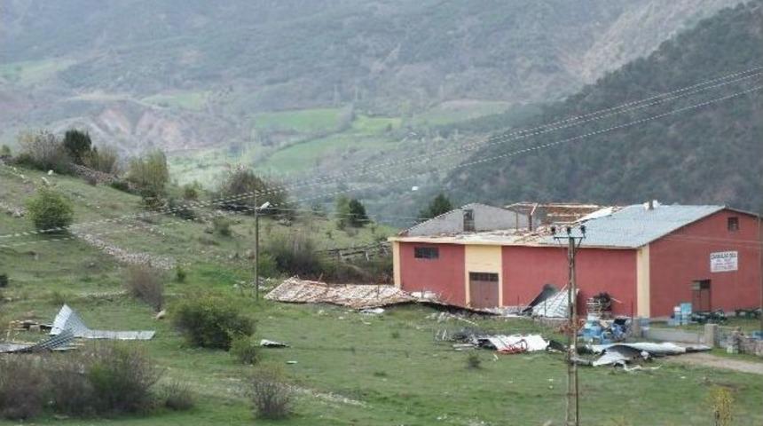 Koyulhisar&rsquo;da R&uuml;zgar Etkili Oldu