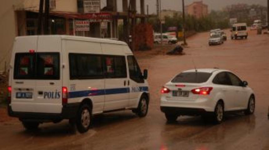 Kadirli&rsquo;de Sağanak Yağış Su Baskınlarına Sebep Oldu