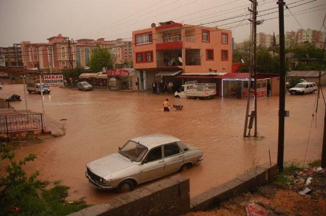 Osmaniye’de Sağanak Yağış