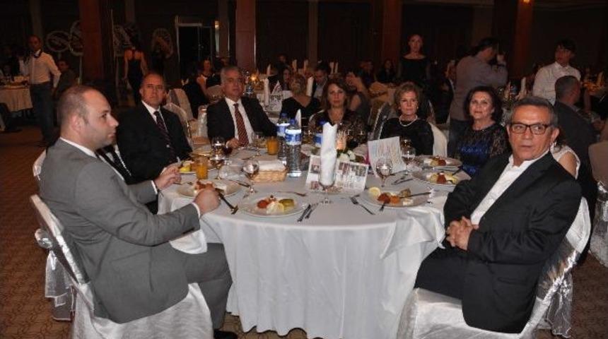 Kuşadası &Ouml;zel Naci Akdoğan Koleji 20 Yaşında