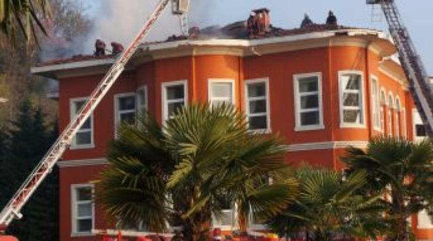 Tarihi M&uuml;şir Fuat Paşa Yalısı&rsquo;ndaki Yangın S&ouml;nd&uuml;r&uuml;ld&uuml;