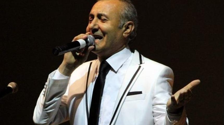 C&uuml;&rsquo;de T&uuml;rk Halk M&uuml;ziği Konseri D&uuml;zenlendi