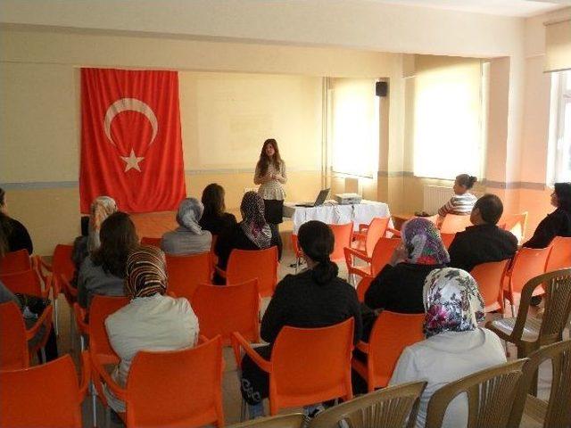 Gölmarma'da Veliler İçin Seminer Düzenlendi